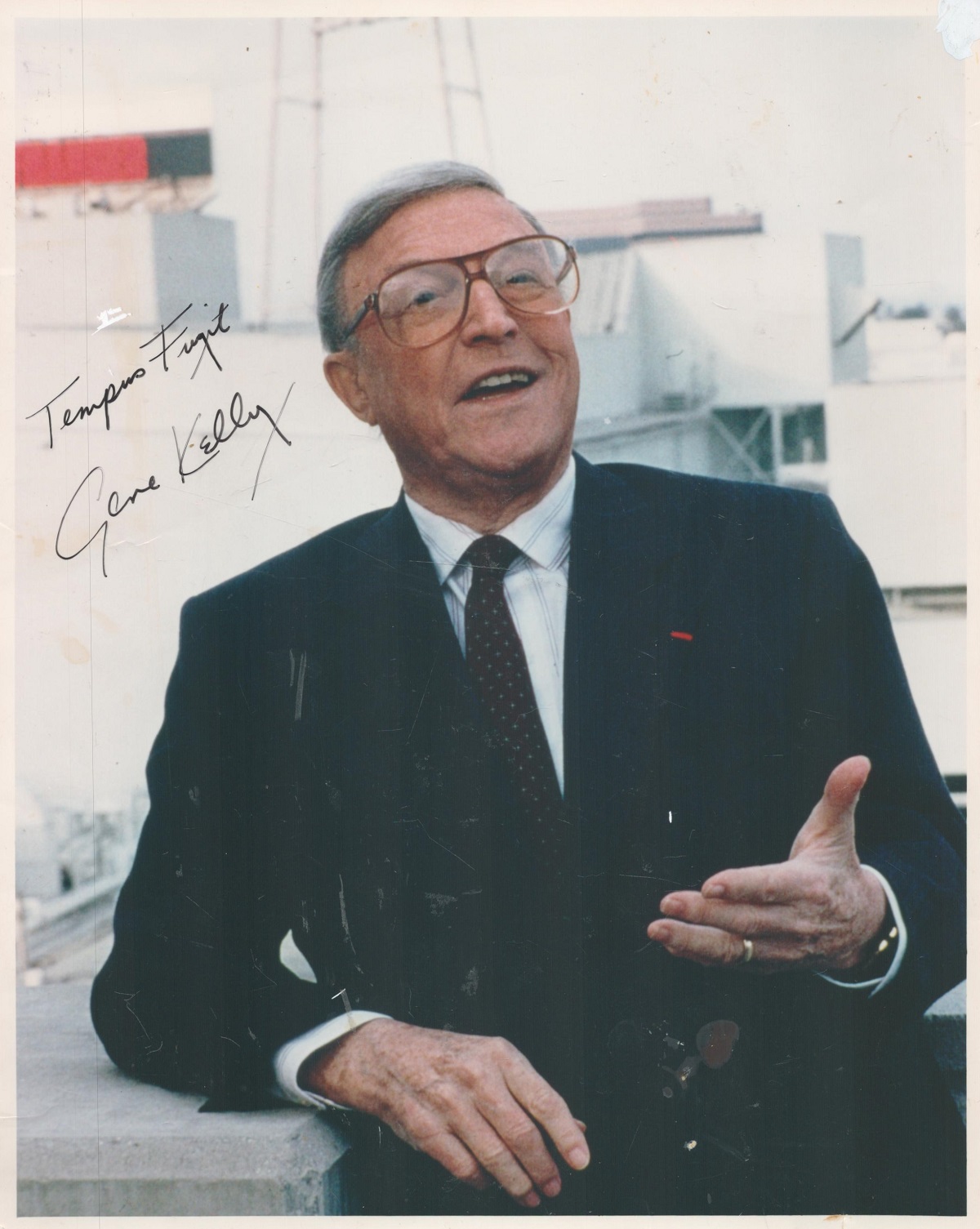 Gene Kelly signed 10x8 colour photo. Eugene Curran Kelly (August 23, 1912 - February 2, 1996) was an