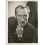 Richard Hurndall signed 7x5 black and white vintage photo. Hurndall (3 November 1910 - 13 April