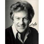 Lord Lichfield Signed 7x5 inch Black and White photo. Signed in Black ink. Photographers Details