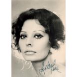 Sophia Loren Signed 6x4 inch Black and White Photo, Comes With Original Mailing Envelope. Signed