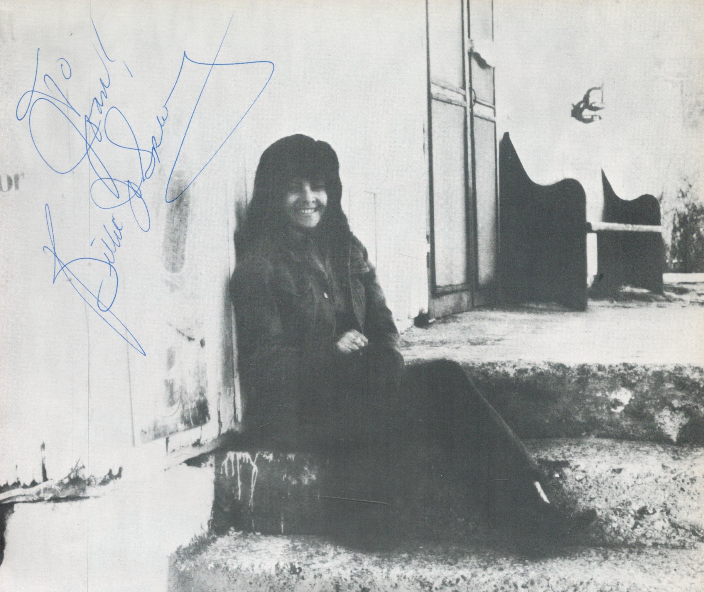 Billie Jo Spears Signed 8x7 inch Black and White Magazine Cutting. Signed in blue ink, dedicated.