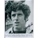 Elliott Gould signed 10x8 black and white photo. Gould is an American actor. He began acting in