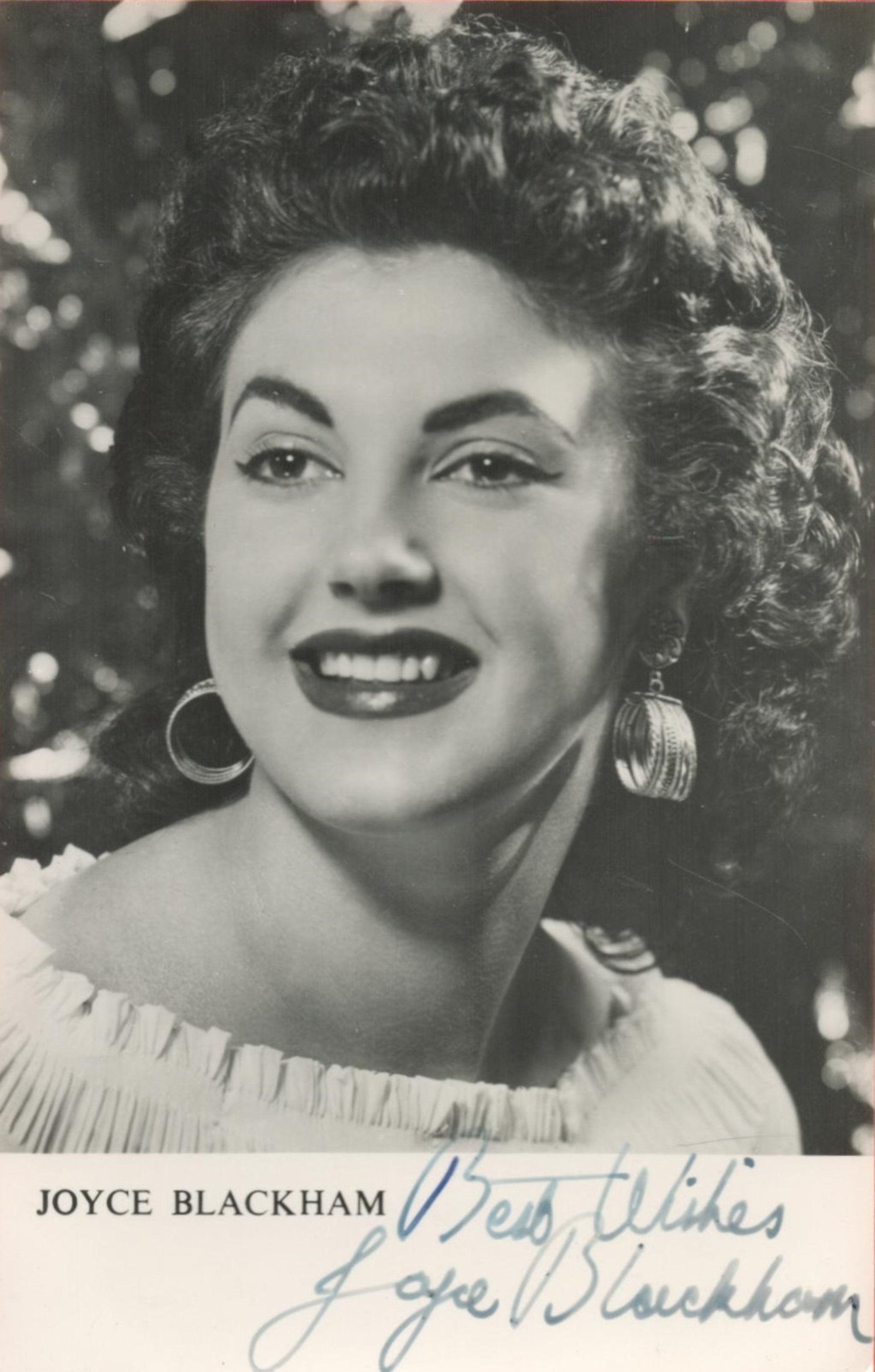 Joyce Blackham signed 5. 5x3. 5 black and white photo. Joyce Blackham (1 January 1934 4 June 2018)