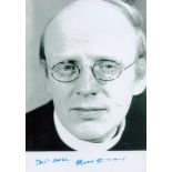 Frank Williams signed 7x5 black and white photo. Williams (2 July 1931 - 26 June 2022) was an