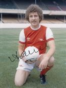 Autographed Alan Sunderland 8 X 6 Photo - Col, Depicting The Arsenal Centre-Forward Striking A