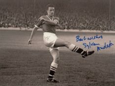 Autographed Sylvan Anderton 8 X 6 Photo - B/W, Depicting The Chelsea Wing-Half Striking A