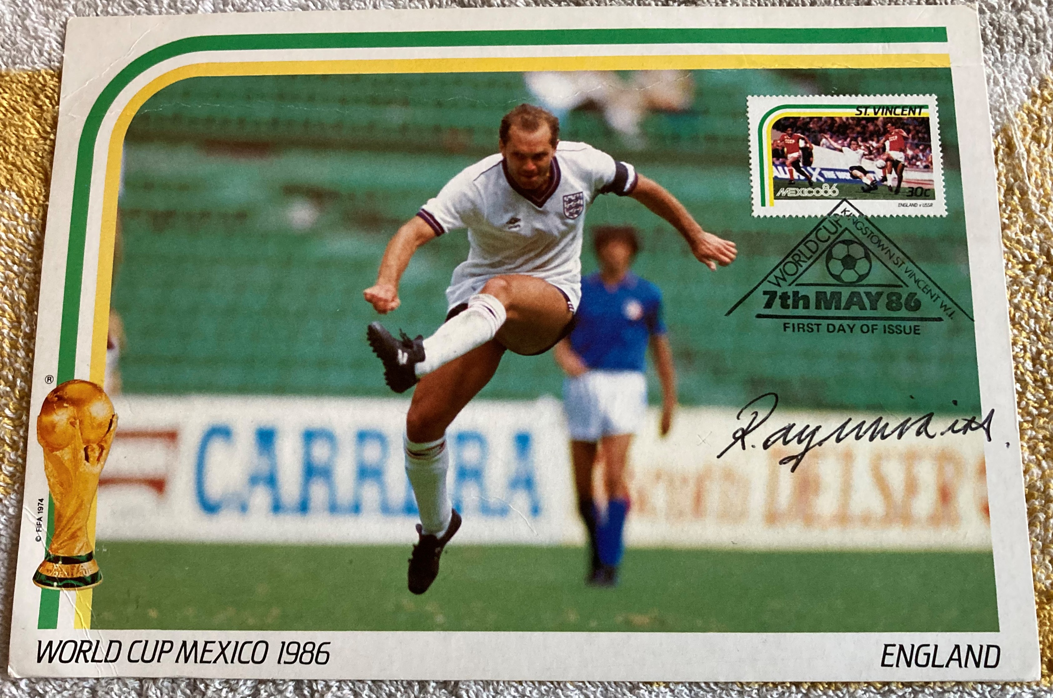 Football Ray Wilkins signed 7 x 5 colour 1986 World Cup promo card. Good Condition. All autographs