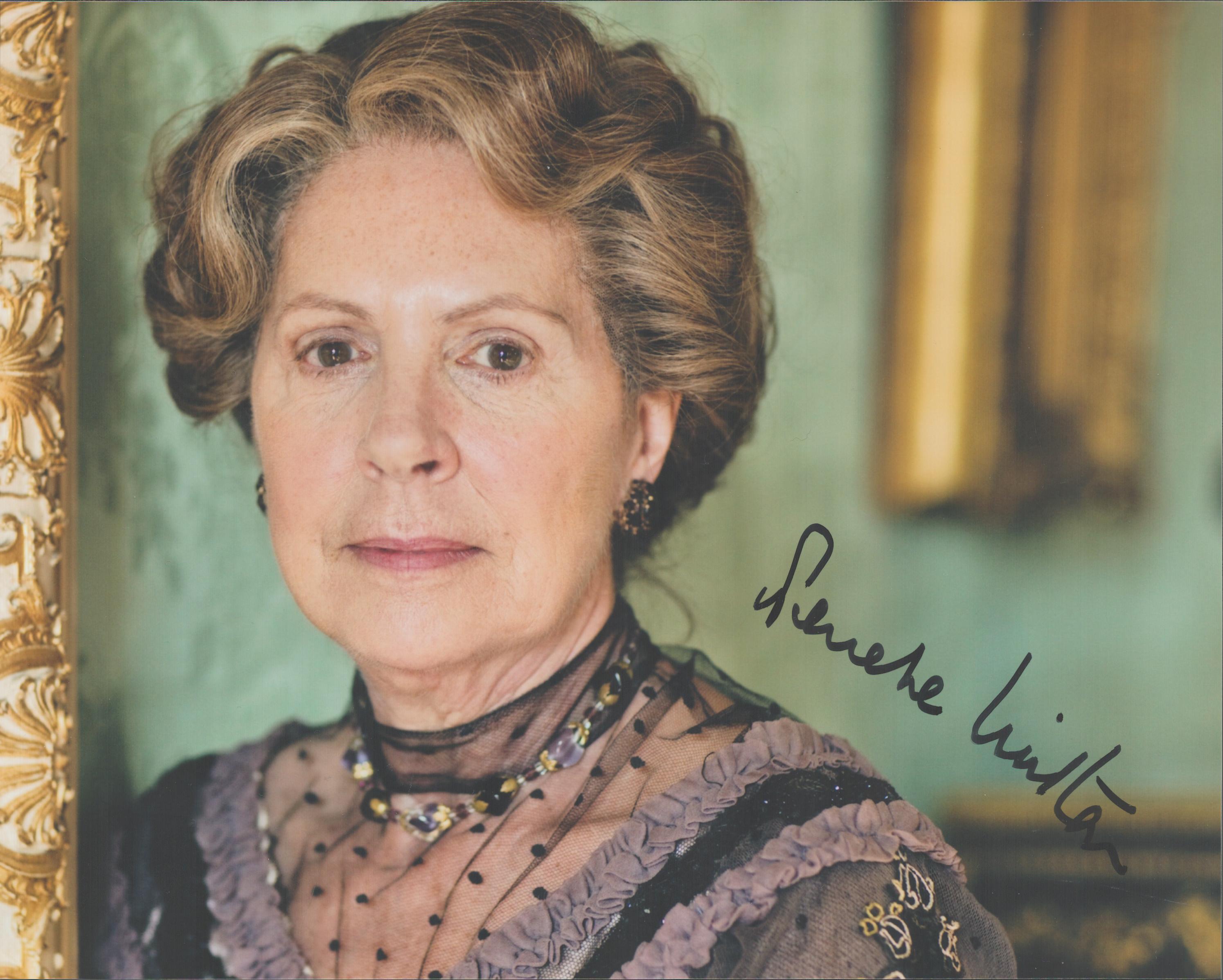 Penelope Wilton signed 10x8 colour photograph pictured during her role as role as the widowed Isobel