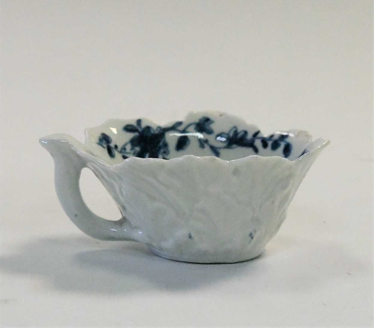 An 18th century Worcester blue and white pickle dish, circa 1755, - Image 2 of 5
