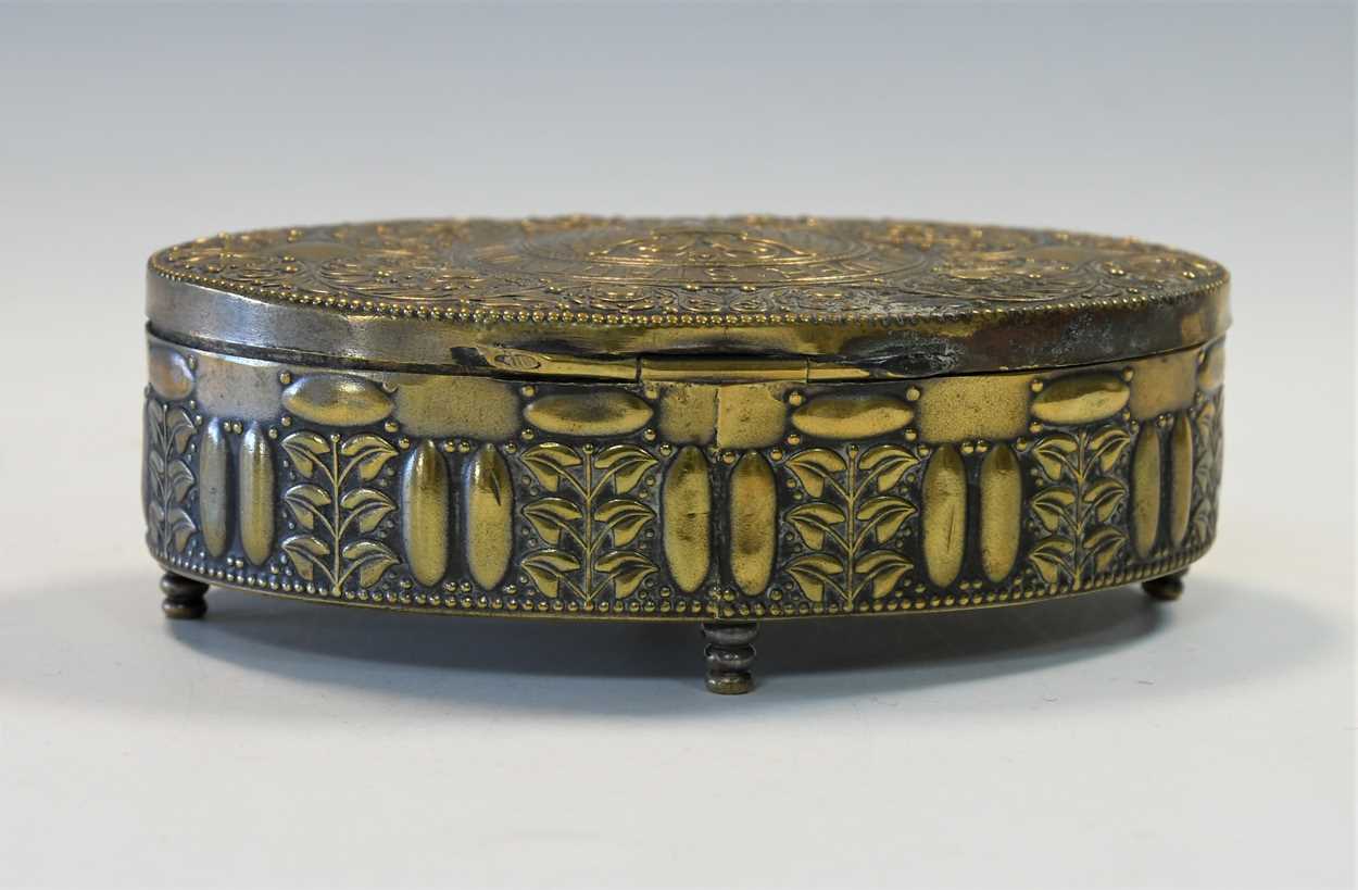 An Austrian Secessionist electroplated oval casket for the Ball Der Stadt by Wilhelm Melzer, - Bild 18 aus 30