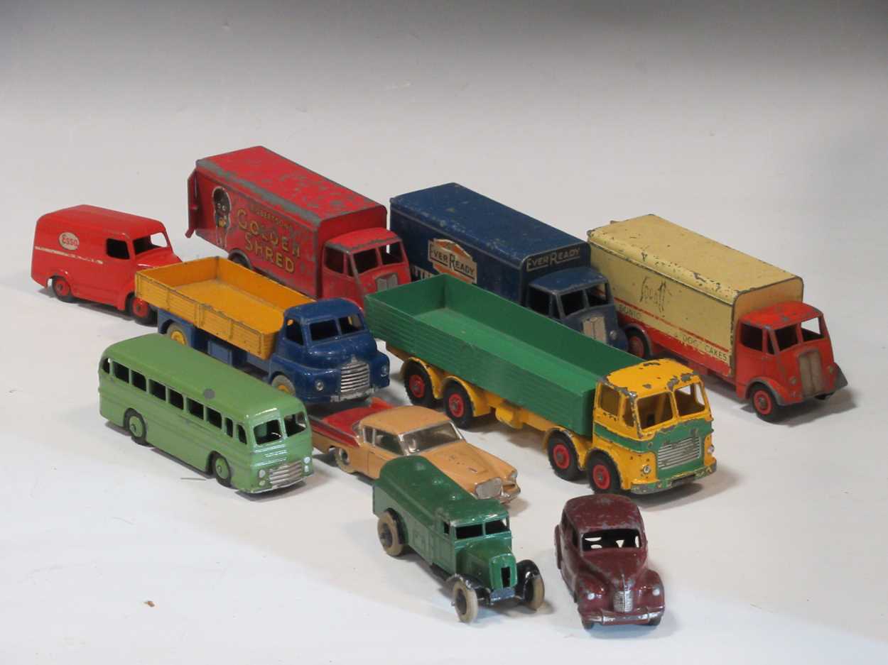 Box of mixed loose Dinky Toys vehicles including Raleigh Cycles Ausrtin van, various tankers and