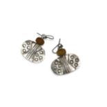 § Guy Royle (British, 20th century), a pair of silver and agate bead earrings,