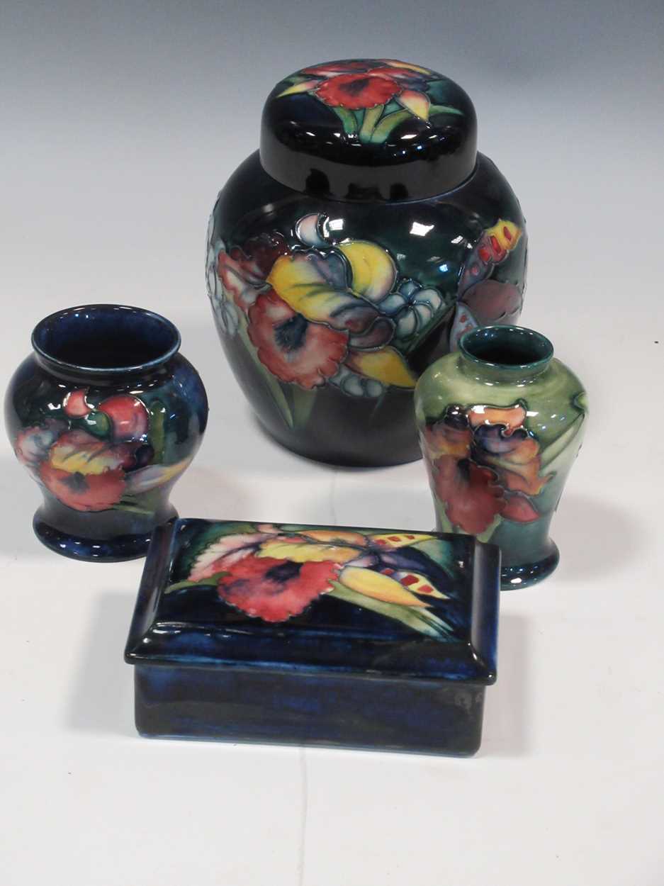 A Moorcroft Orchid pattern ginger jar and cover 15cm high, a box and cover and two small - Bild 4 aus 17