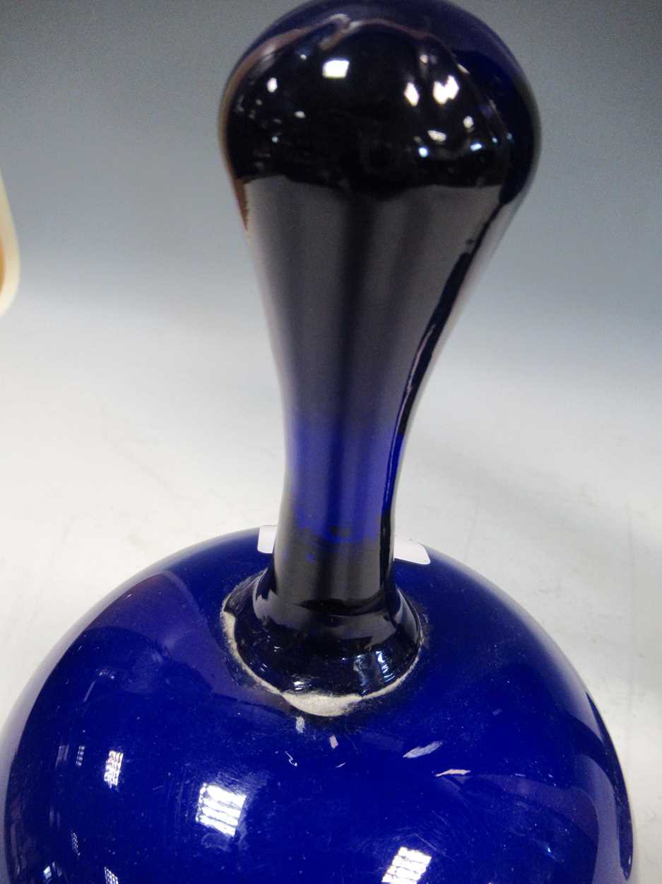 A Chemists blue glass jar and cover, 68cm high - Image 3 of 6