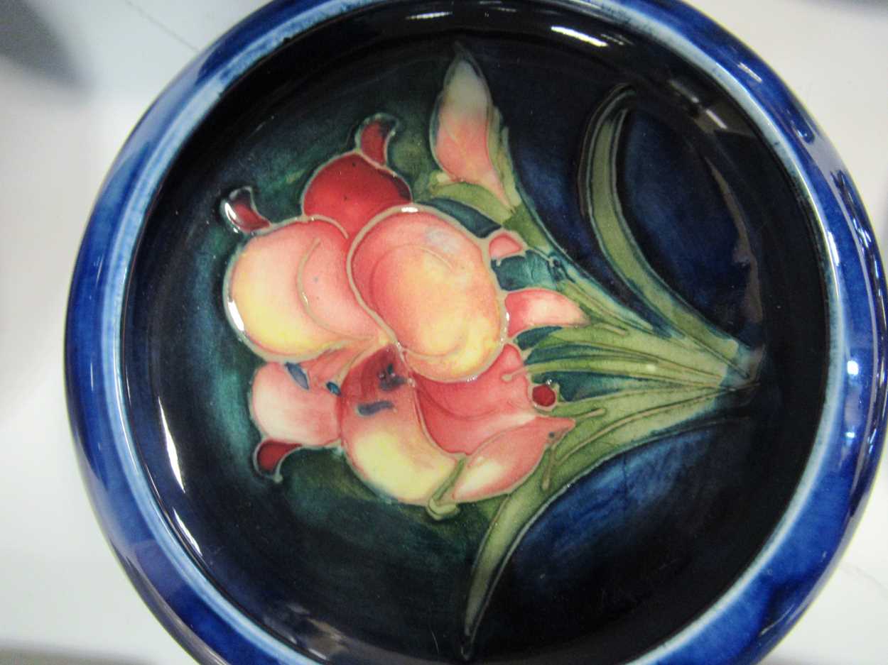 Five Moorcroft octagonal ashtrays and six other small Moorcroft dishes - Image 7 of 7