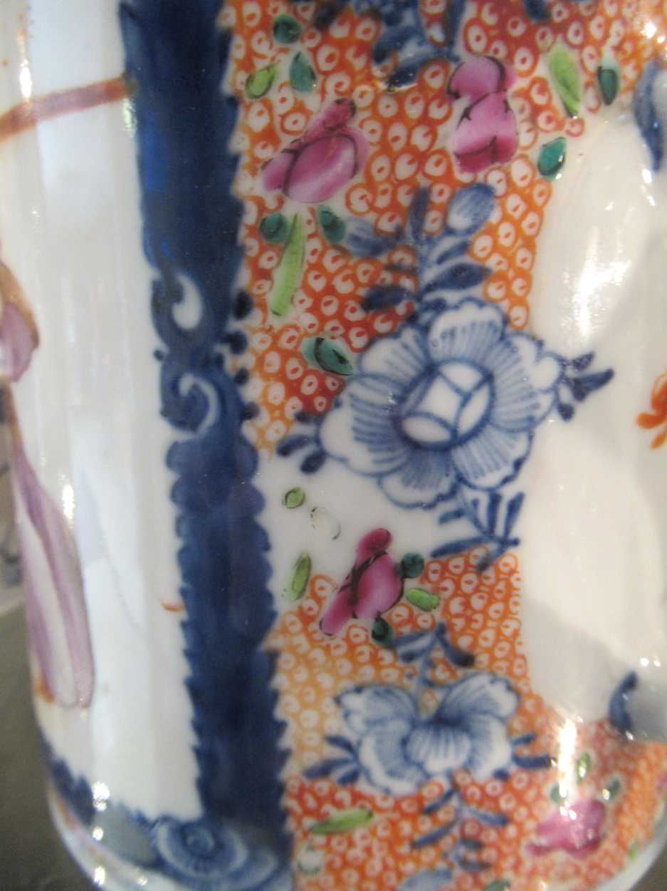 A pair of Chinese blue and white vases 20.5cm high; together with a 19th century Chinese export - Bild 9 aus 20