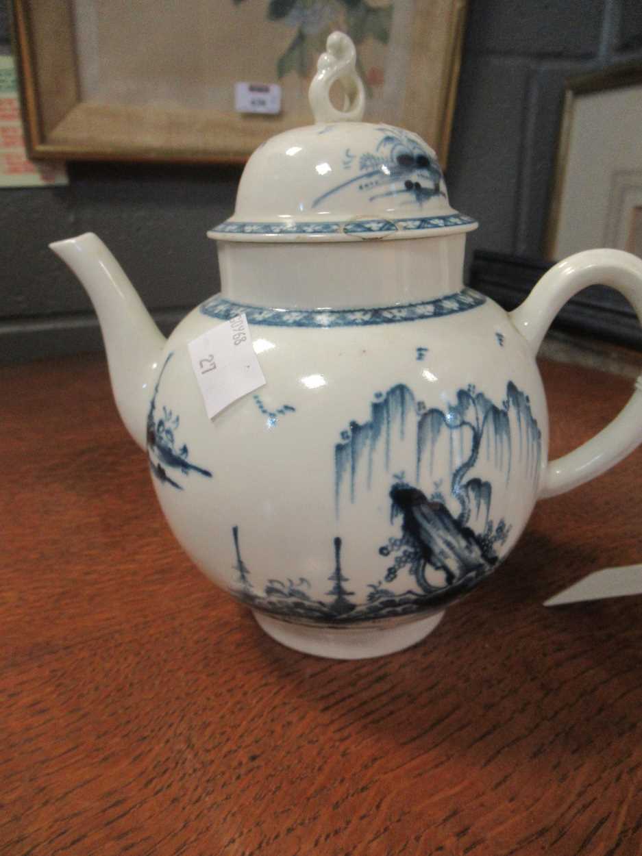 Worcester and Caughley porcelain: a teapot and cover, a Bell Toy pattern jug, 2 tea bowls and a - Bild 11 aus 43