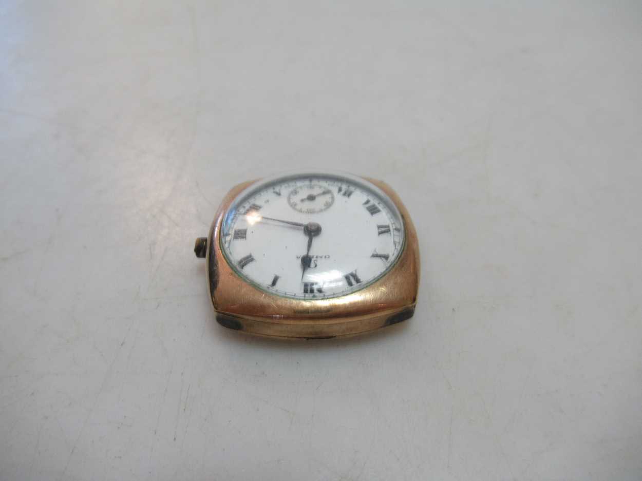 A 9ct gold signet ring, a 9ct gold ring mount, a 9ct gold wedding band, a pocket watch case - Image 2 of 4