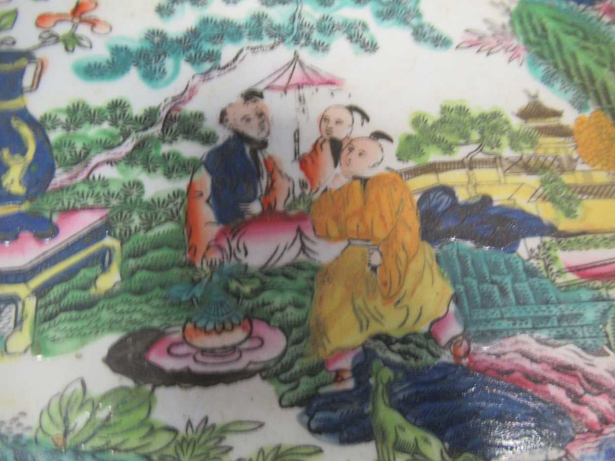 Mason's Ironstone part Chinoiserie service of nineteen small plates, three shaped serving plates and - Image 7 of 7