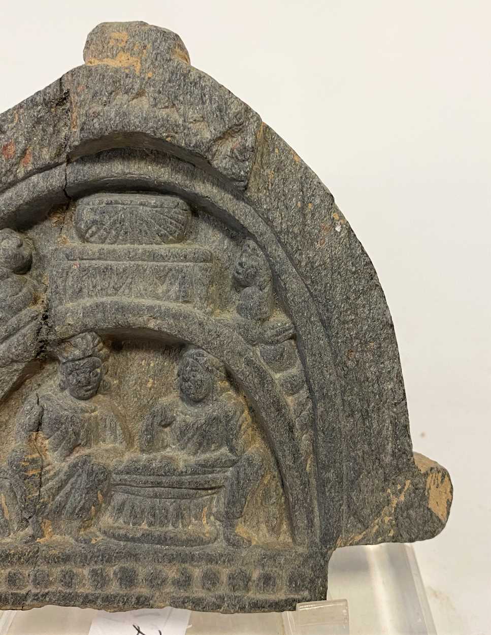 A Gandharan grey schist arched panel of Buddhist devotees, 3rd/4th century, - Image 4 of 6