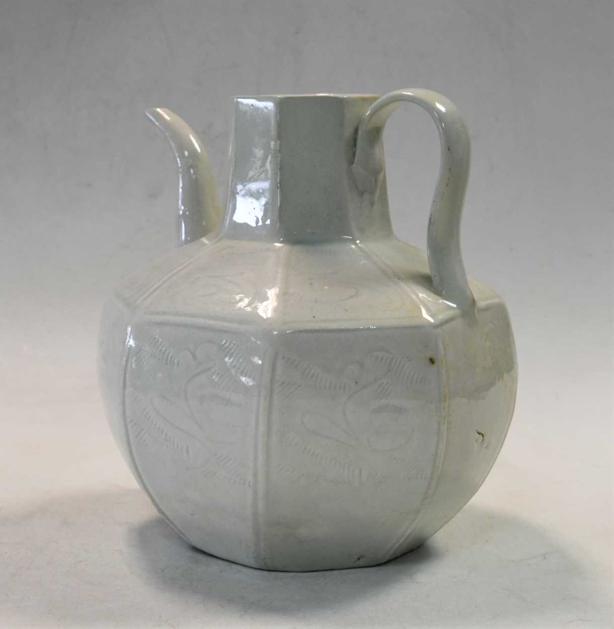 A Qingbai octagonal wine pot, Song Dynasty (960-1279), - Image 4 of 17