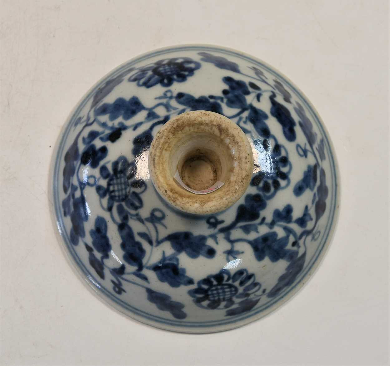 A Chinese blue and white Ming style dragon stem cup, probably Qing Dynasty or later, - Image 3 of 12