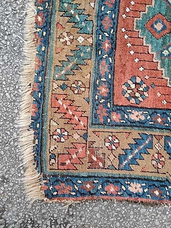 Antique heriz runner, circa 1900 384 x 101cmLow pile and large areas of wearLosses to the selvage - Image 6 of 12