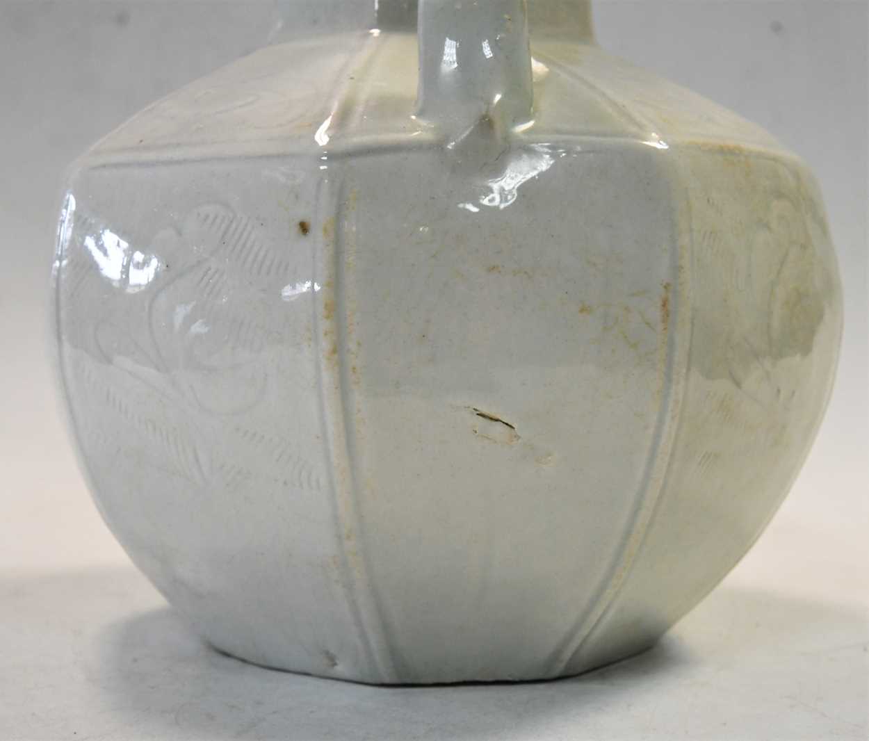 A Qingbai octagonal wine pot, Song Dynasty (960-1279), - Image 6 of 17