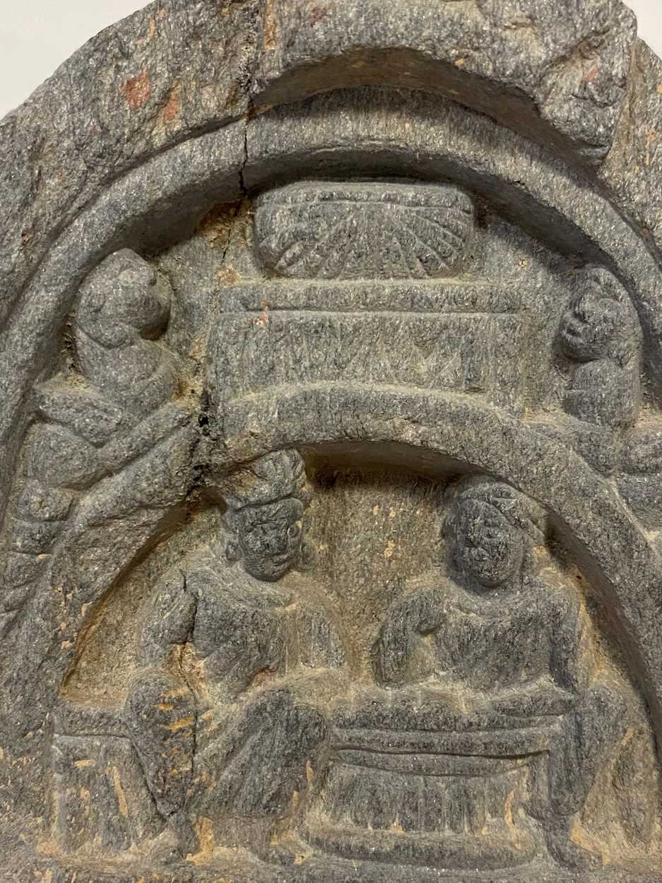 A Gandharan grey schist arched panel of Buddhist devotees, 3rd/4th century, - Image 5 of 6