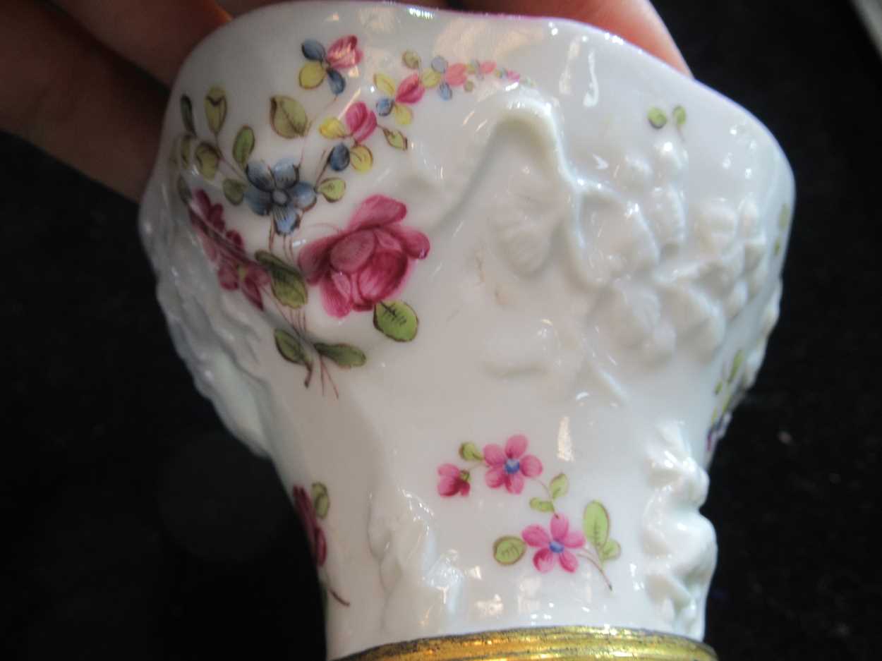 A Meissen sweetmeat bowl. in the form of a blanc de Chine libation cup with flower painted moulded - Bild 12 aus 16