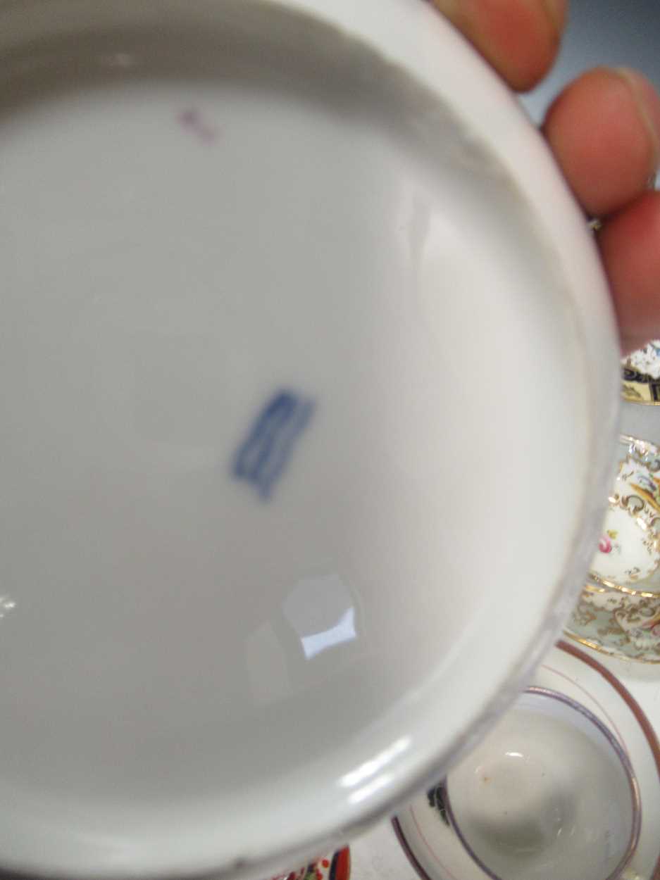 A collection of porcelain and bone china including a Derby coffee can painted with lake of Kilarney, - Bild 7 aus 35