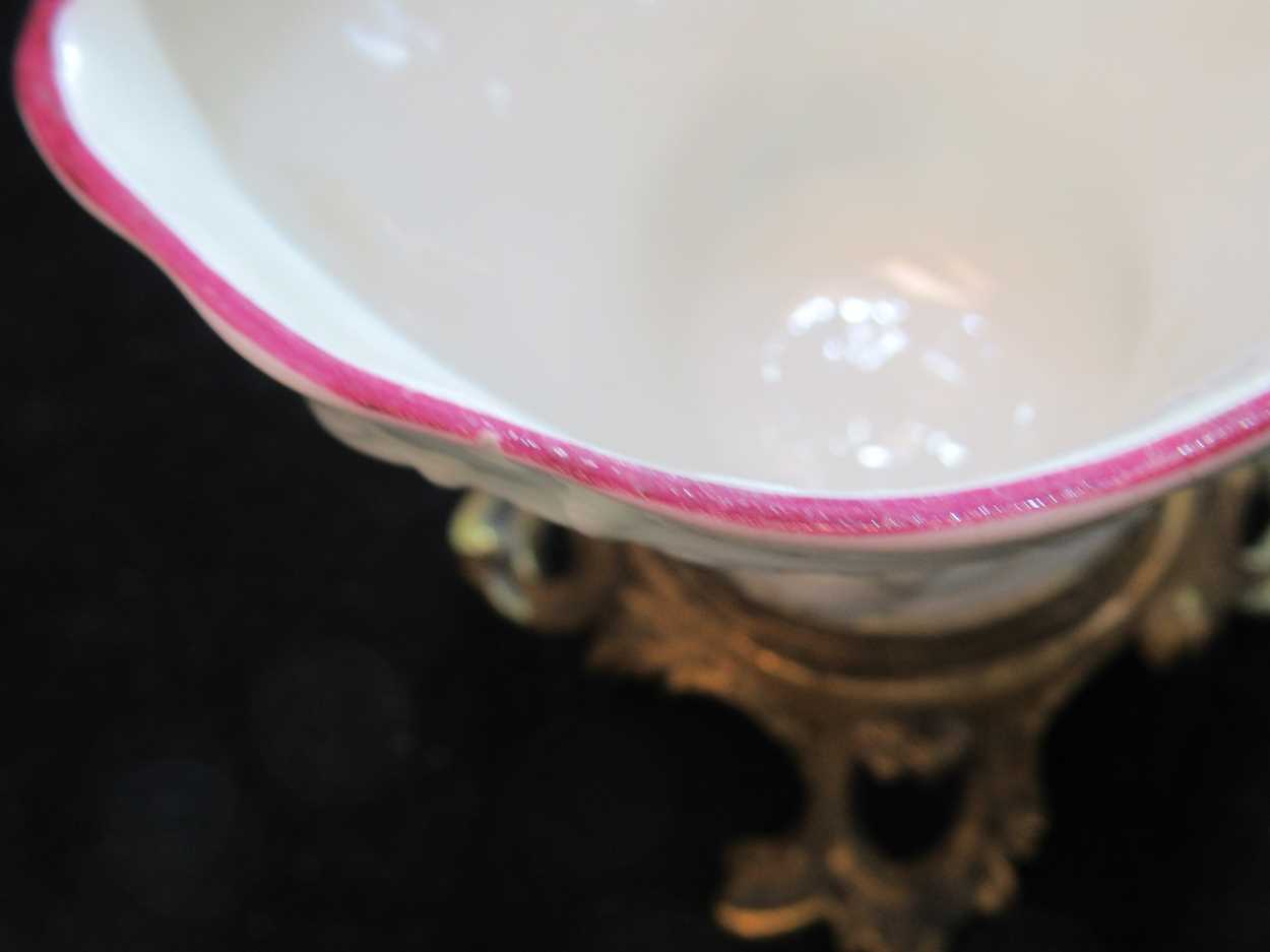 A Meissen sweetmeat bowl. in the form of a blanc de Chine libation cup with flower painted moulded - Bild 14 aus 16