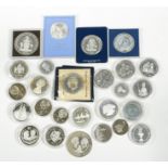 Modern commemorative coins and medals: 21 in silver including Island Nations and Russia with