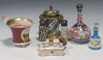 A Sevres style gilt metal mounted inkwell, a 19th century cabinet cup, a small Japanese imari