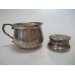 A small silver cup together with a silver pot pourri box, 4ozt gross (2)