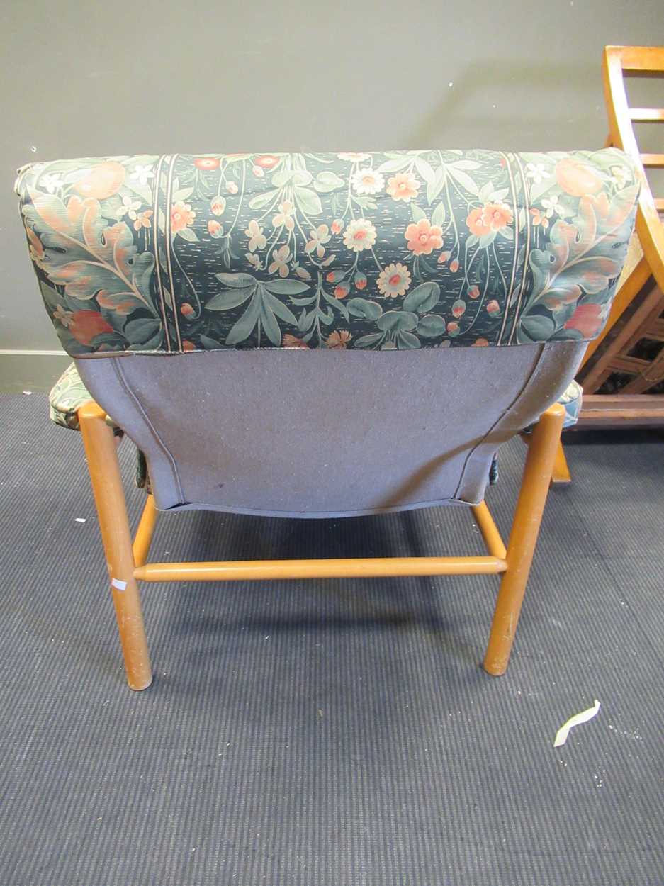 zzz A late 20th century turned wood armchair together with a scroll armed elbow chair (2) - Bild 4 aus 7