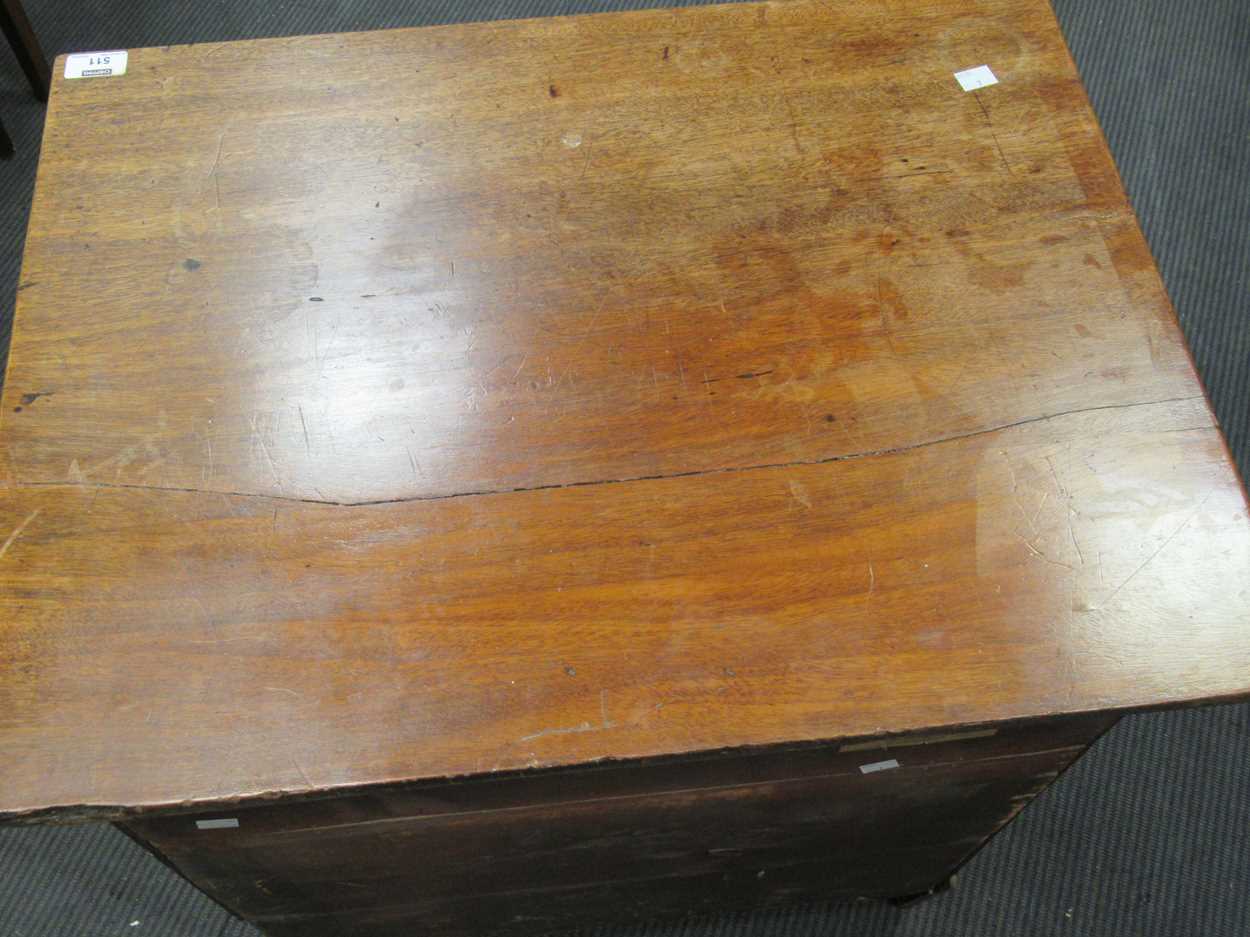 A 19th century mahogany commode with a faux drawer front, 78 x 66 x 51cm - Bild 2 aus 6