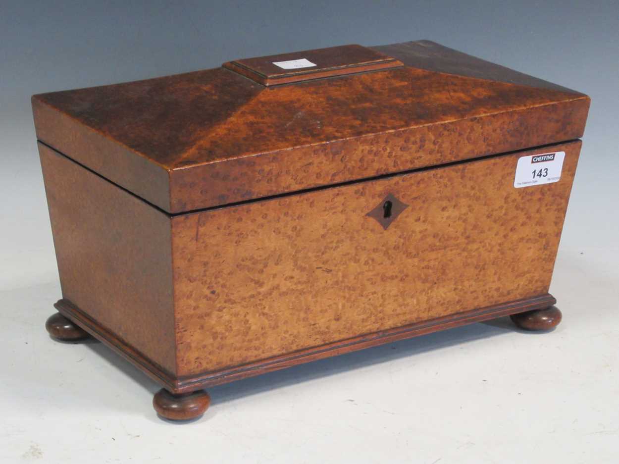 Birds eye maple tea caddy early 19th century 19 x 31 x 18cm