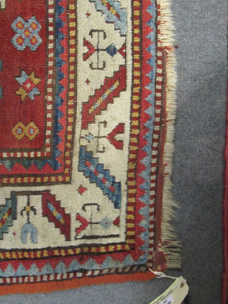 A late 19th century Kazak prayer rug 173 x 115cmVery worn especially the middle sectionPile is quite - Bild 3 aus 17