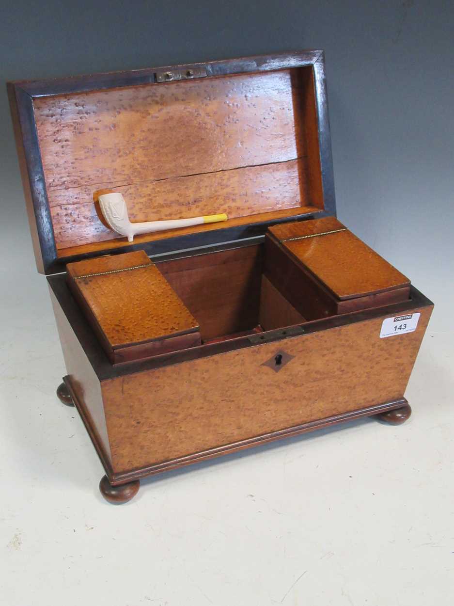 Birds eye maple tea caddy early 19th century 19 x 31 x 18cm - Image 4 of 4