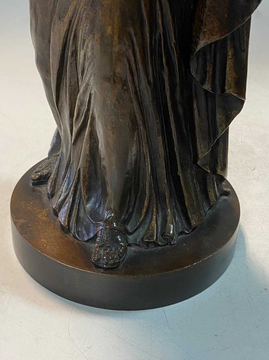 A bronze model of Erato, early 20th century, stamped 'Morelli e Rinaldi, Roma'31cm high - Bild 9 aus 11