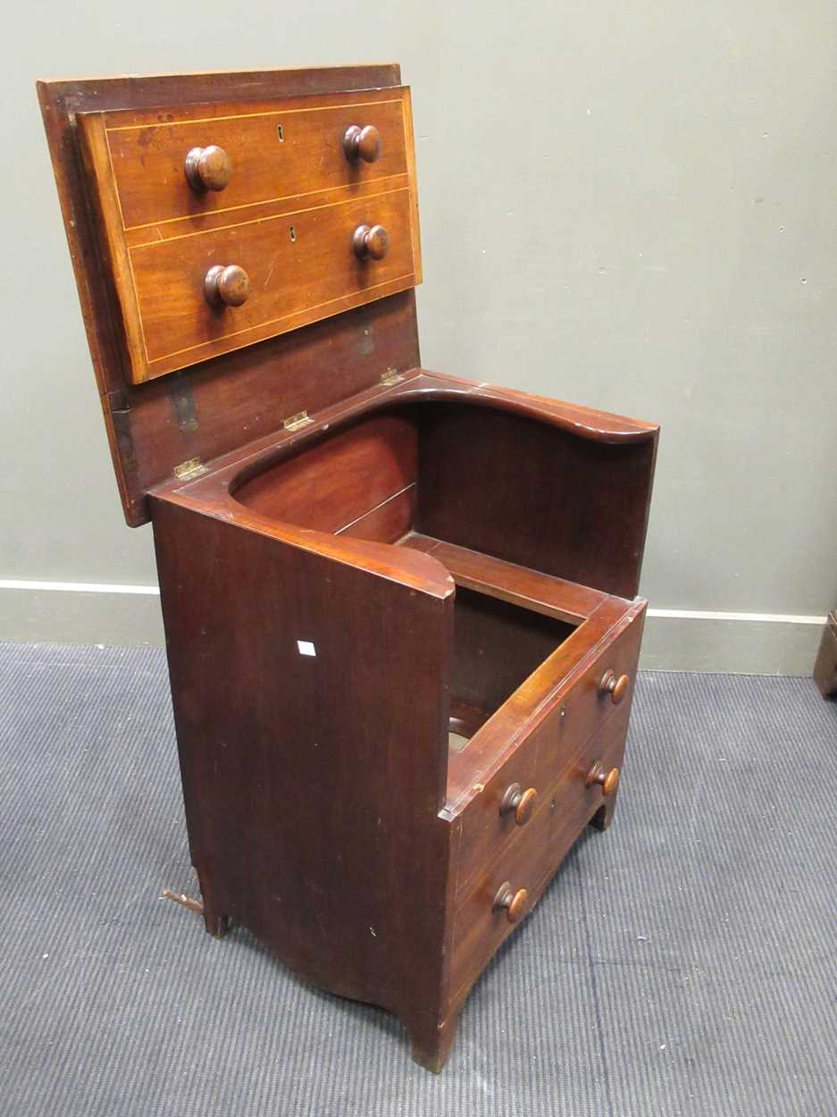 A 19th century mahogany commode with a faux drawer front, 78 x 66 x 51cm - Bild 4 aus 6