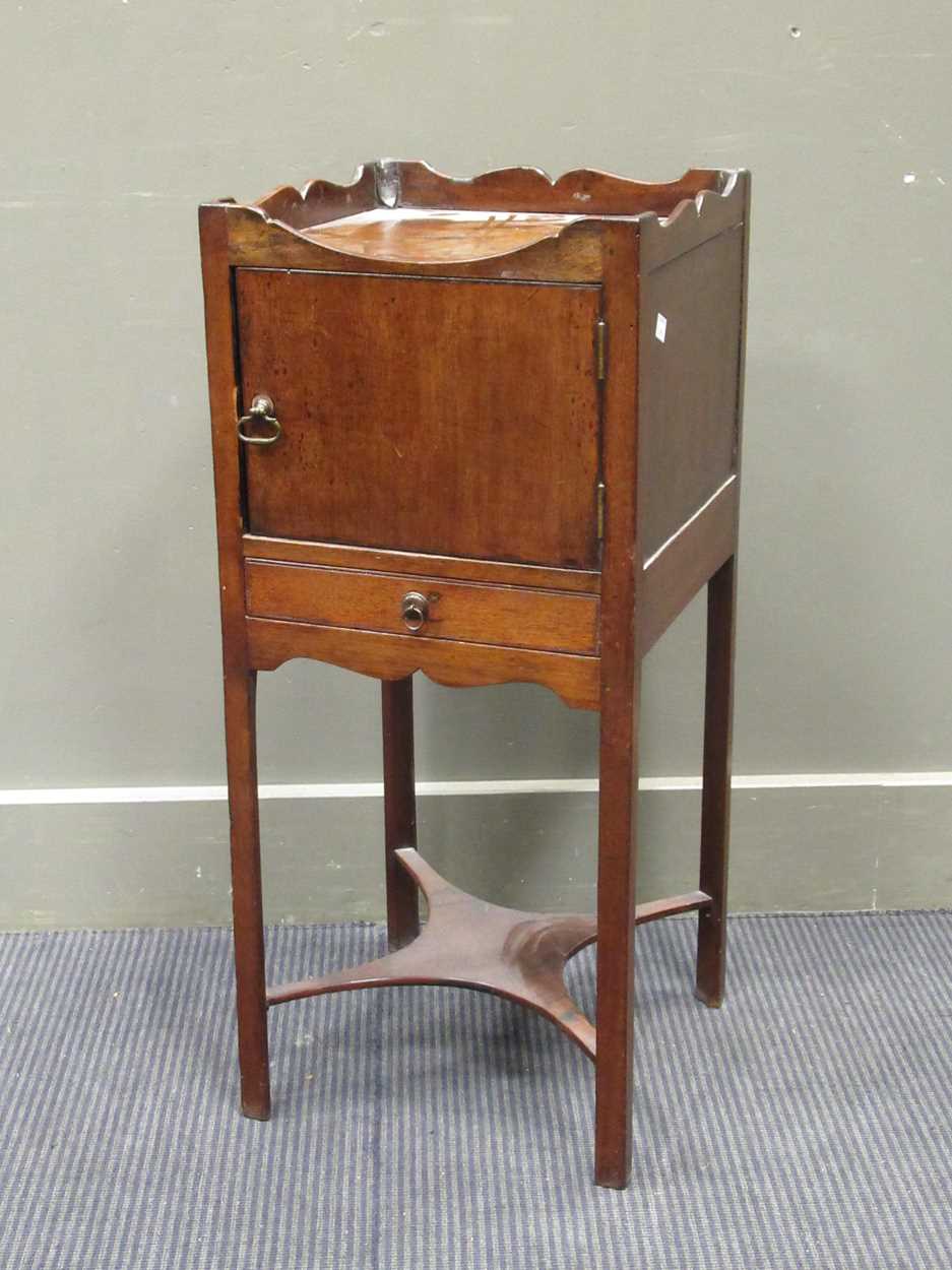 A 19th century mahogany tray topped bedside cabinet with single drawer, 75.5 x 34 x 33cm