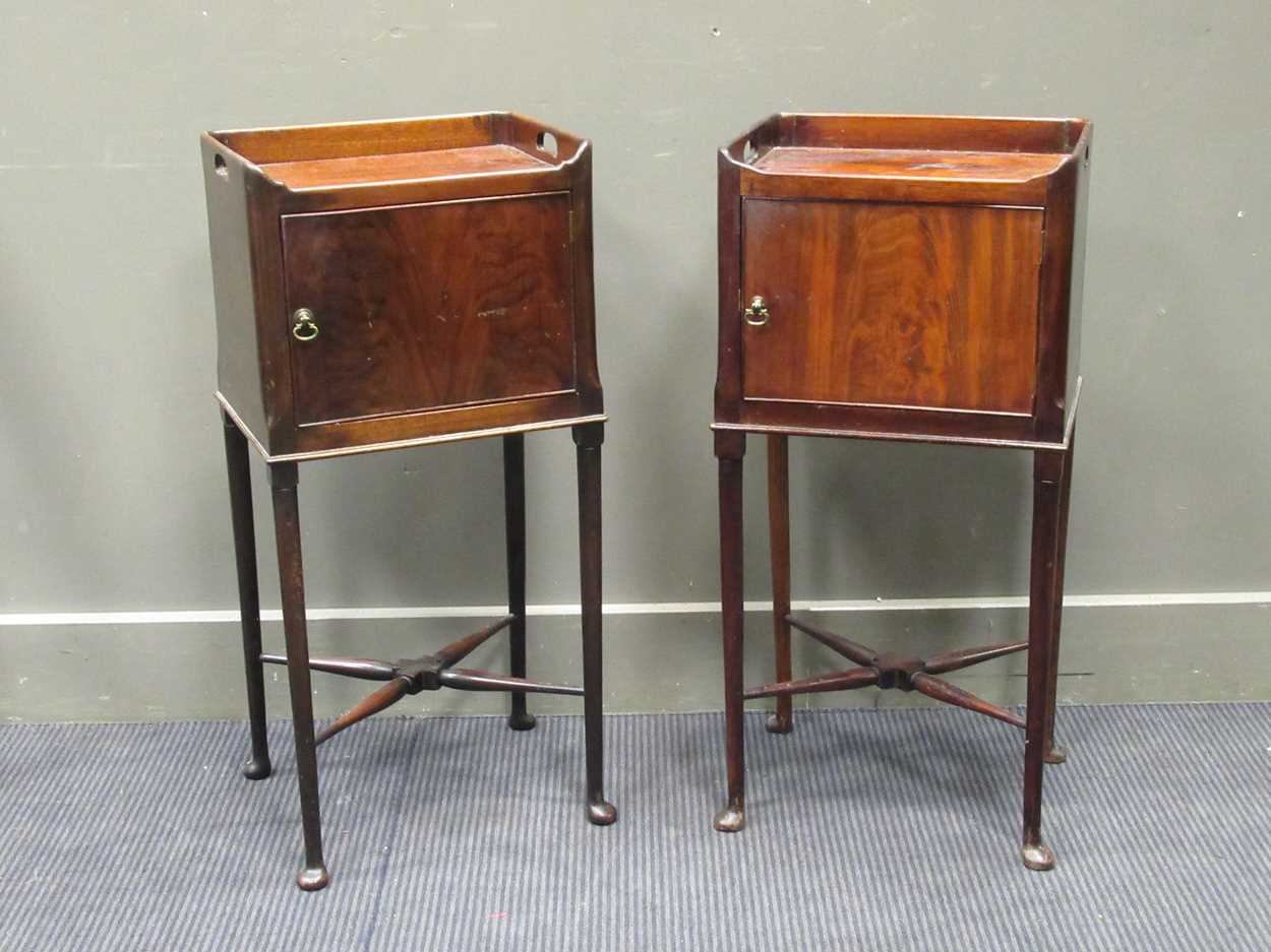 A near pair of Georgian style mahogany bedsides/ pot cupboards on pad feet 78 x 37 x 28cm (