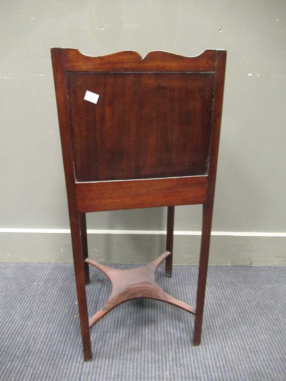 A 19th century mahogany tray topped bedside cabinet with single drawer, 75.5 x 34 x 33cm - Image 5 of 6