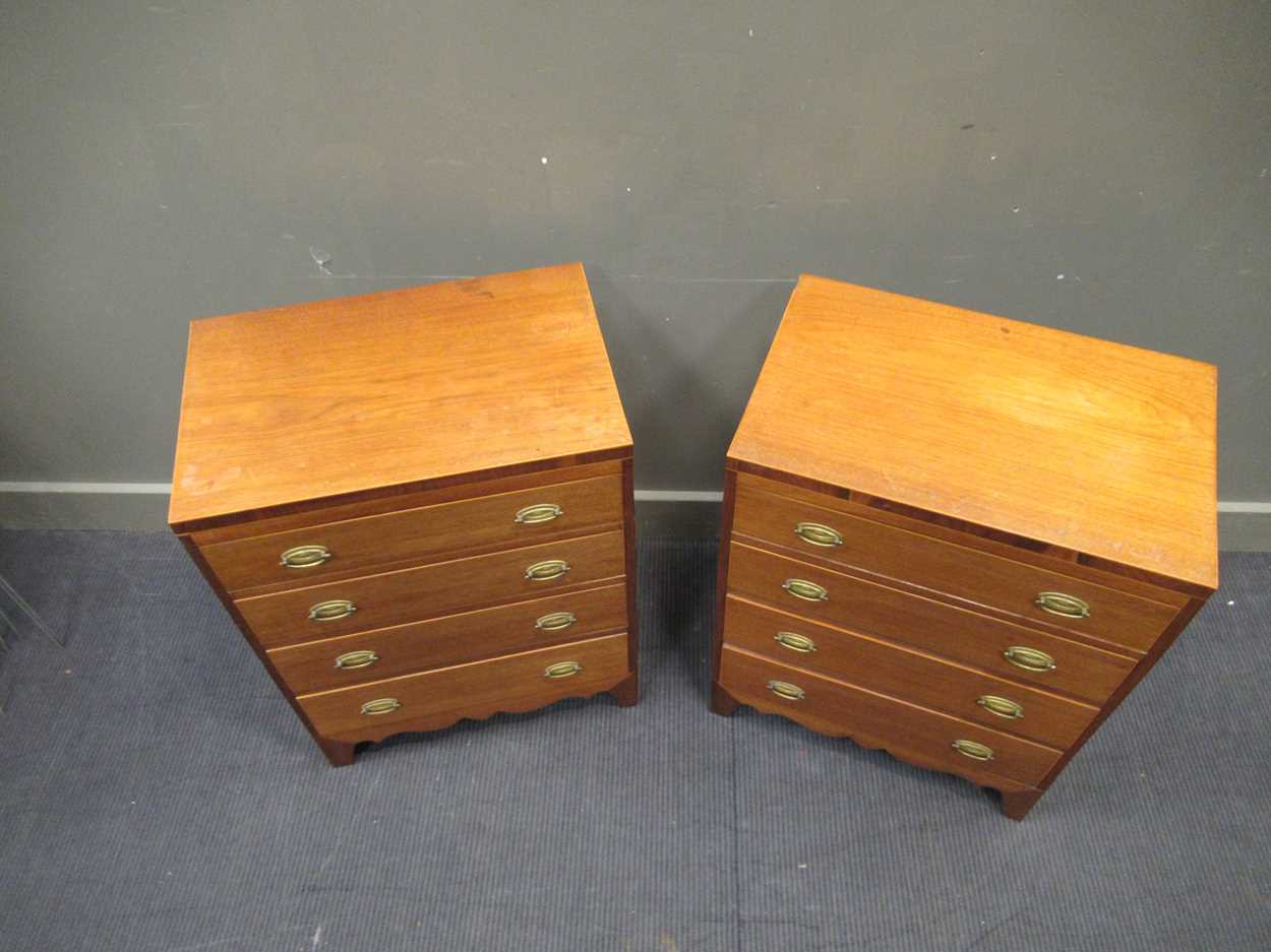 A pair of Georgian style mahogany chest of four drawers, 79 x 59 x 39cm (2) - Image 5 of 5