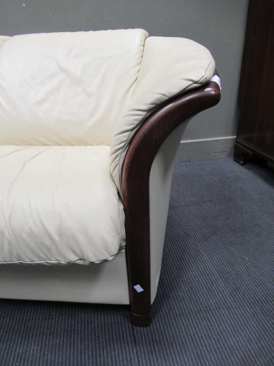 An Ekornes collection modern leather two seat sofa, 78 x 163 x 73cm - Image 7 of 7