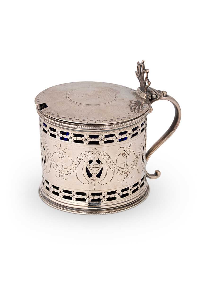 A George III 18th century silver drum mustard,
