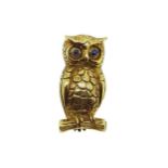 A modern 18ct gold owl brooch,