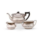 An Edward VII silver 3-piece tea set,